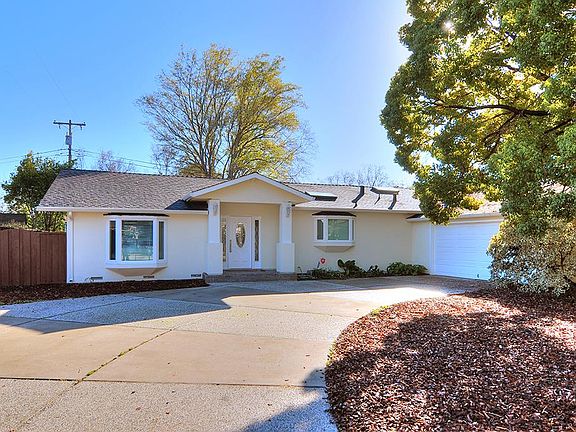 2nd image of 12612 Saratoga Creek Dr