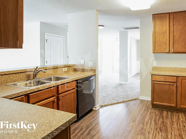 335 Seneca River Dr — Photo 7