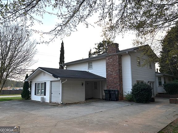 2nd image of 2376 Fairview Rd SE