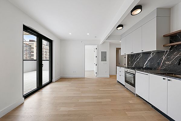 1st image of 250 Gold St #857
