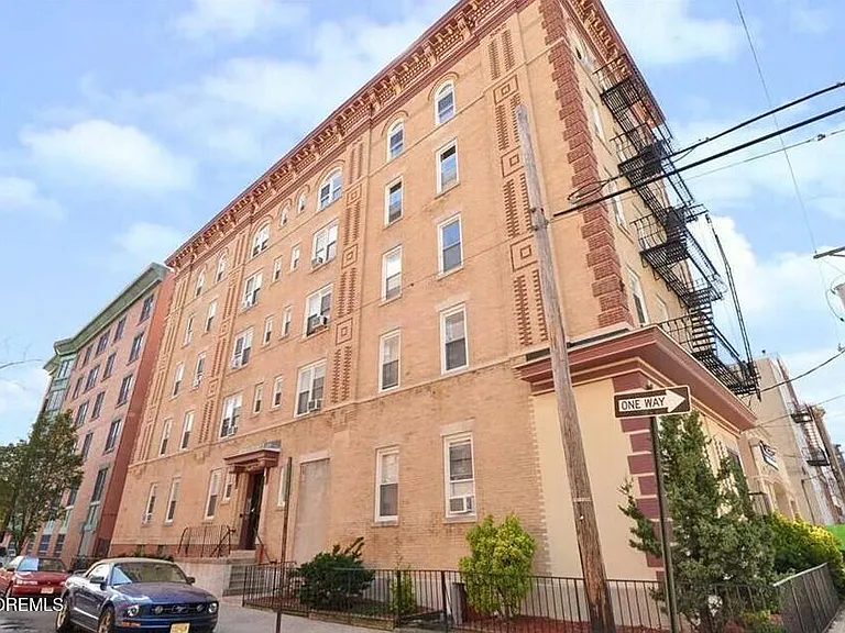533 Monroe St #4D — Photo 14