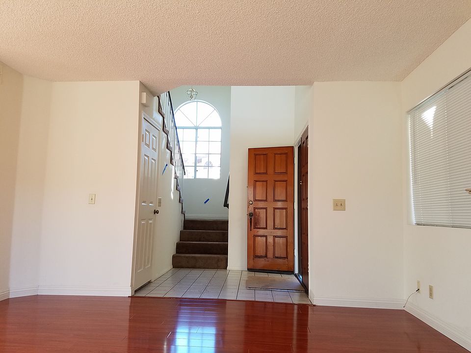 1st image of 3190 Vineland Ave