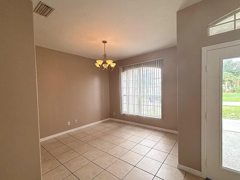 3074 Brampton Ter — Photo 6