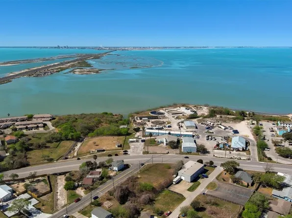 1011 W Broadway Ave, Portland, TX 78374