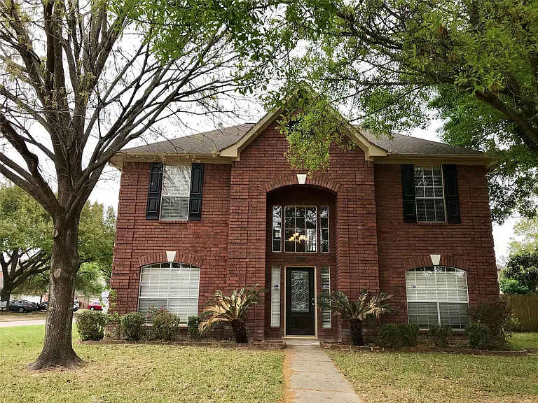 5722 Fort Sumter Ln — Photo 1