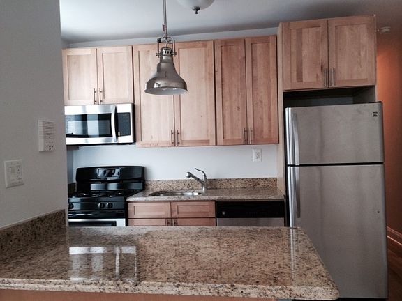 2nd image of 801 W 180th St