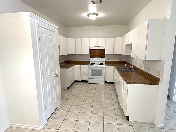 3rd image of 108 Honey Bee Dr #108