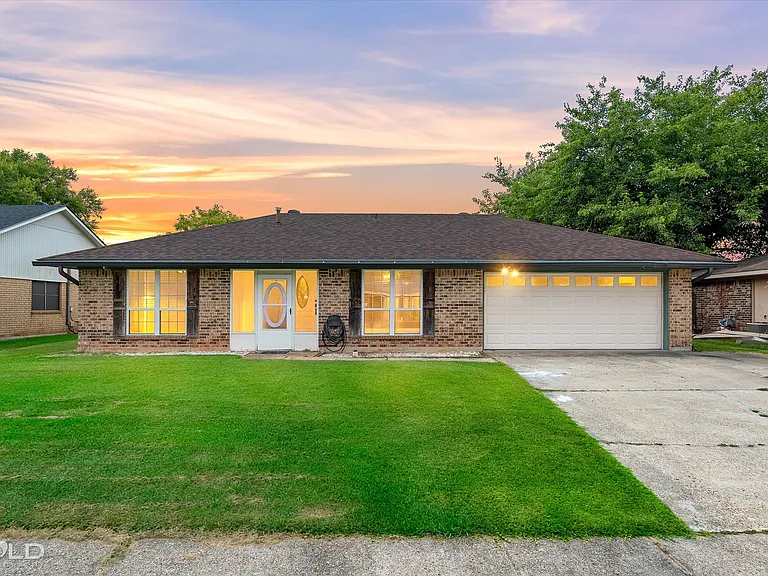 5318 Foxglove Dr — Photo 1