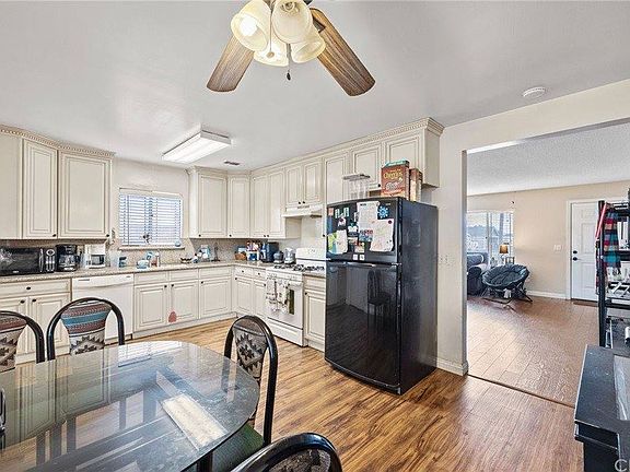 5th image of 17398 Marygold Ave