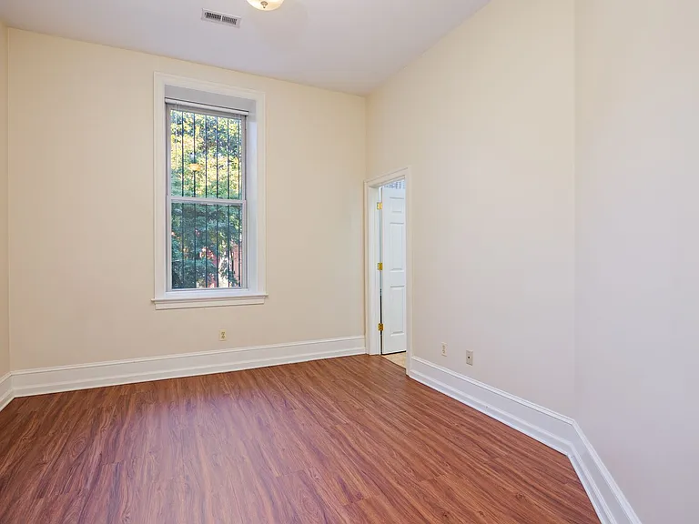 12 W Read St — Photo 9
