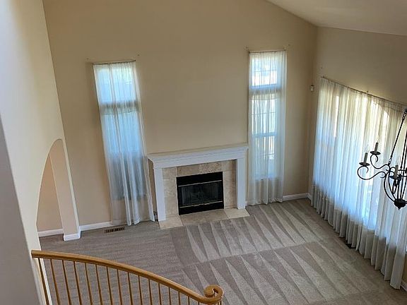 2nd image of 831 San Vicente Ct