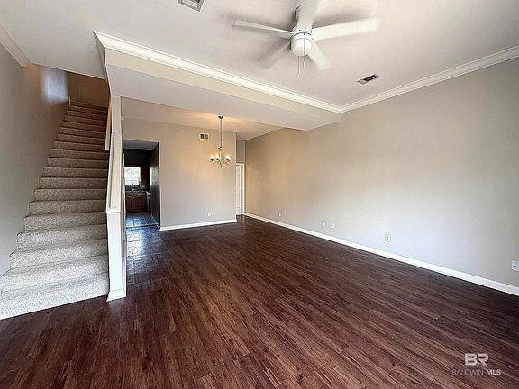 5th image of 4 Yacht Club Dr APT 9