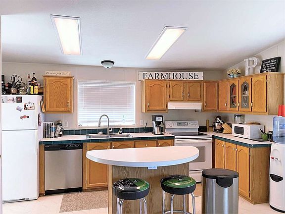 5th image of 35690 E McElhaney Dr