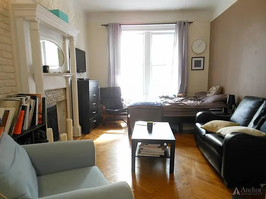 Rented by Anchor Associates | media 14