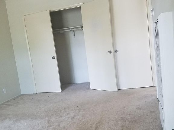 5th image of 893 W Huntington Dr APT B