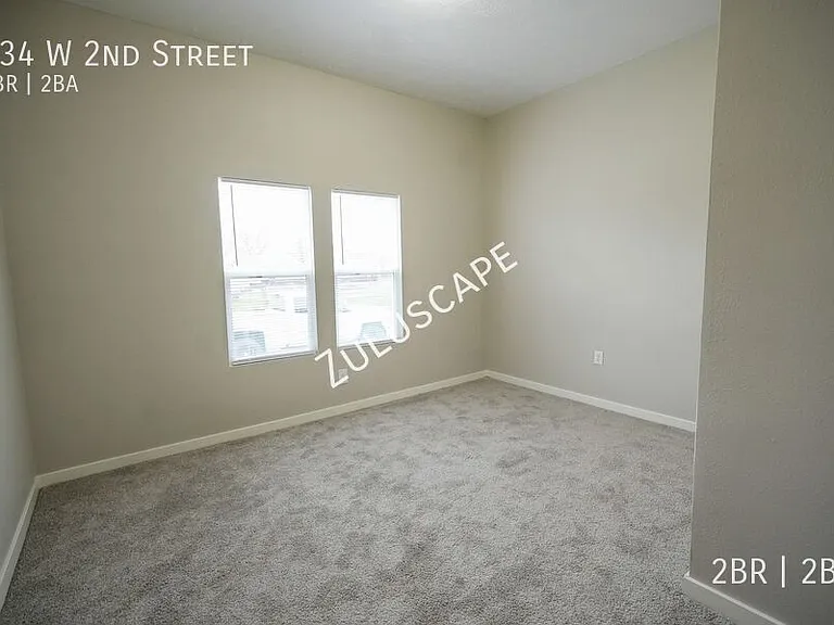 734 W 2nd St — Photo 5
