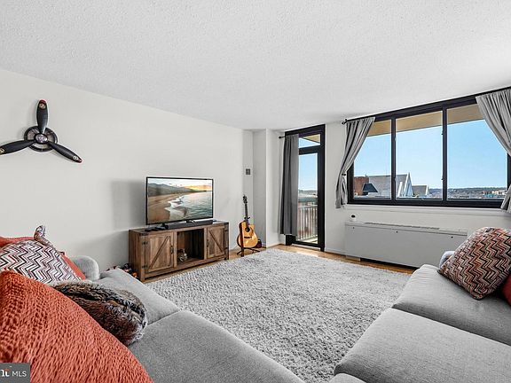 3rd image of 801 N Pitt St APT 1209