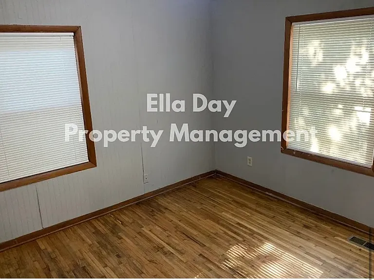 2759 N Iva Ave — Photo 7