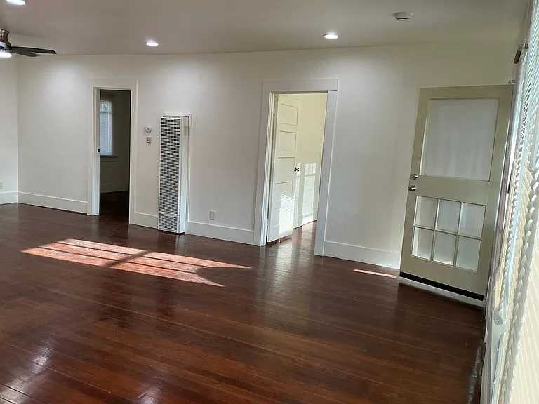 233 E La Veta 492 S — Photo 5
