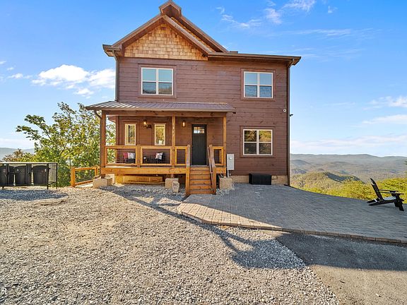 3rd image of 1887 Mountain Ash Way