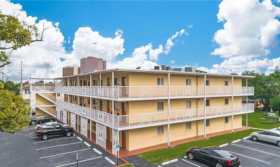 1st image of 320 Lakeview St APT 215