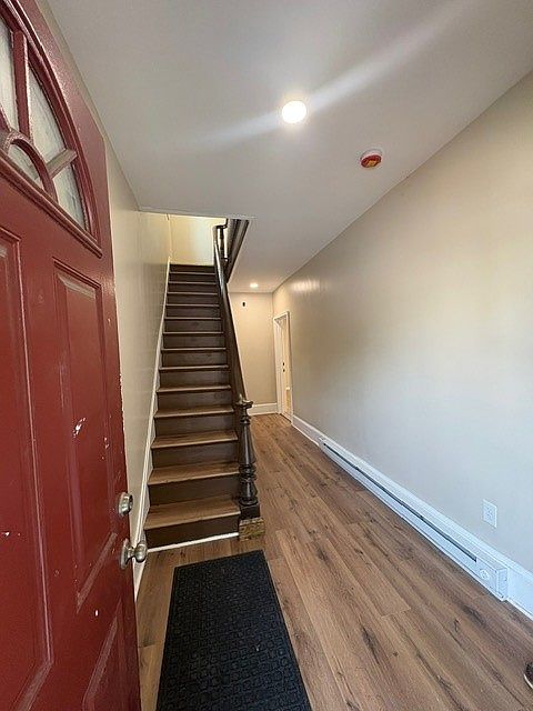 Shared Hallway with 1st floor apartment