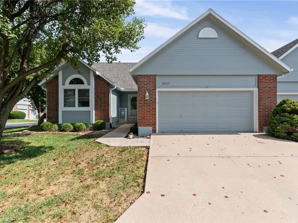 15607 Broadmoor St, Overland Park, KS 66223