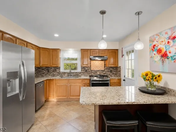 330 Harrison Ave, Lodi Boro, NJ 07644