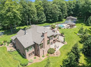1110 Coach Light Dr SE, Byron Center, MI 49315