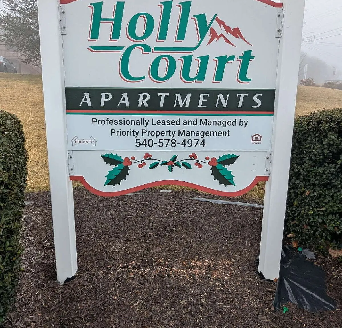 Newly Upgraded 3BR/1.5BA Townhome Near JMU, High-Speed WiFi Included! — Photo 2