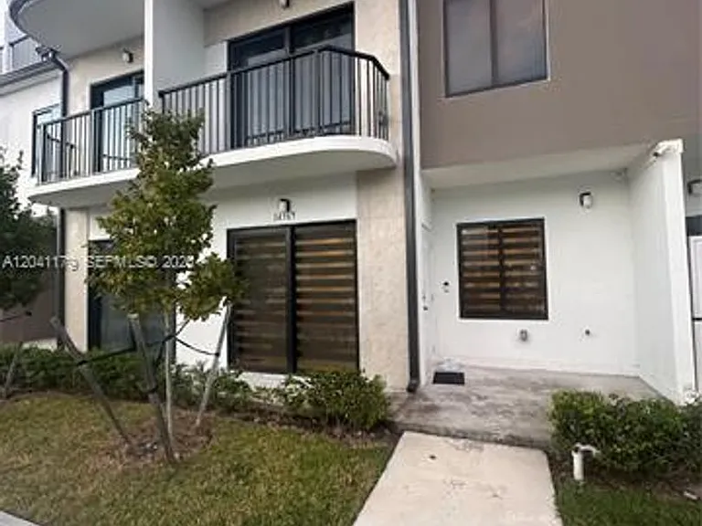 14569 SW 261st Ter — Photo 4