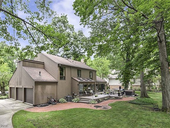 4th image of 31115 Roxbury Park Dr