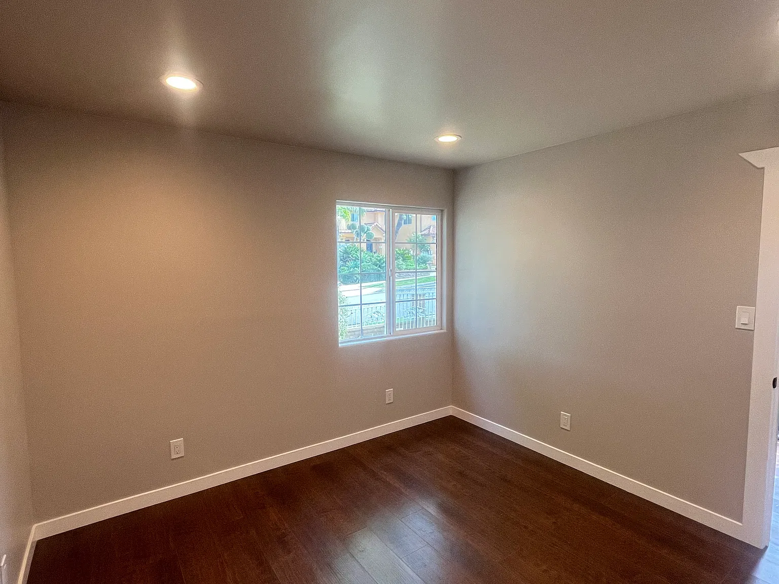 1 bed, 400 sqft, $1,800 — Photo 2