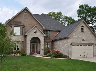 10S487 Ernest Dr, Darien, IL 60561