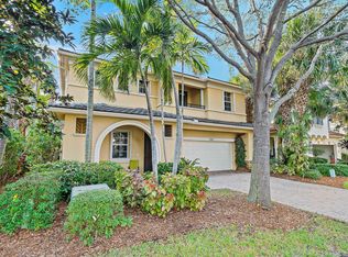 1043 Vintner Blvd, Palm Beach Gardens, FL 33410