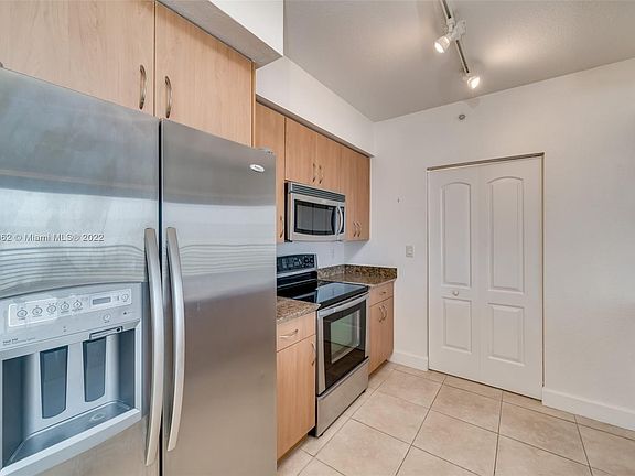 4th image of 1830 Radius Dr #823