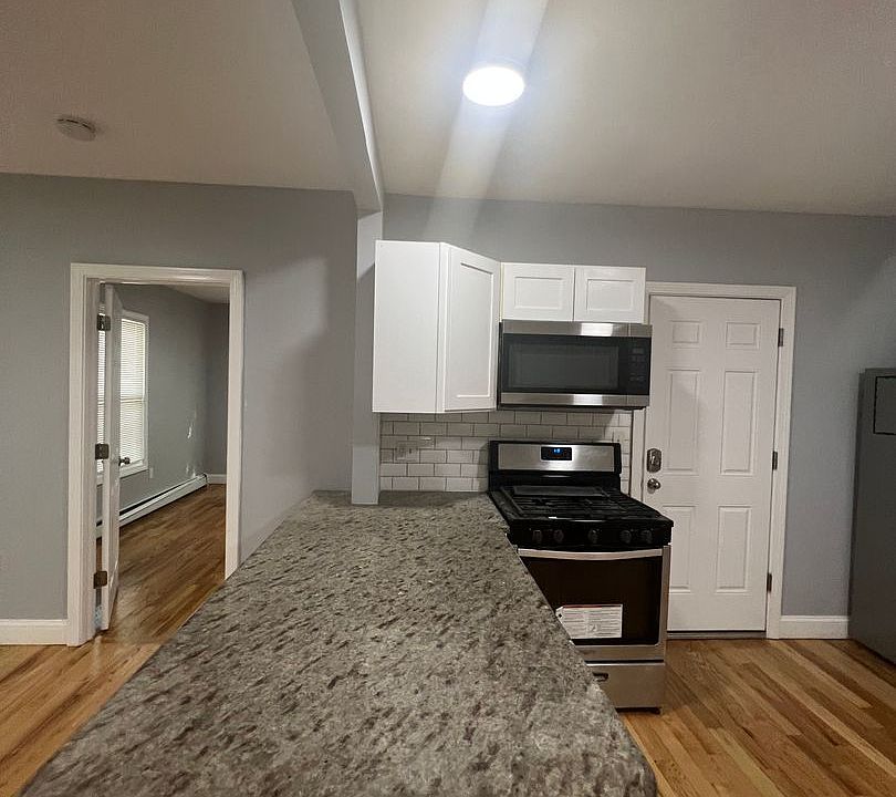 1st image of 53 Bassett St Floor 2