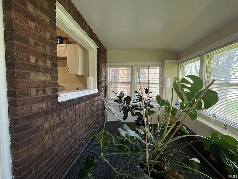 1407 S Washington St — Photo 8