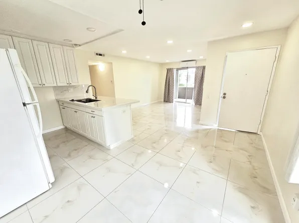 22011 Rimhurst Dr #179A, Lake Forest, CA 92630