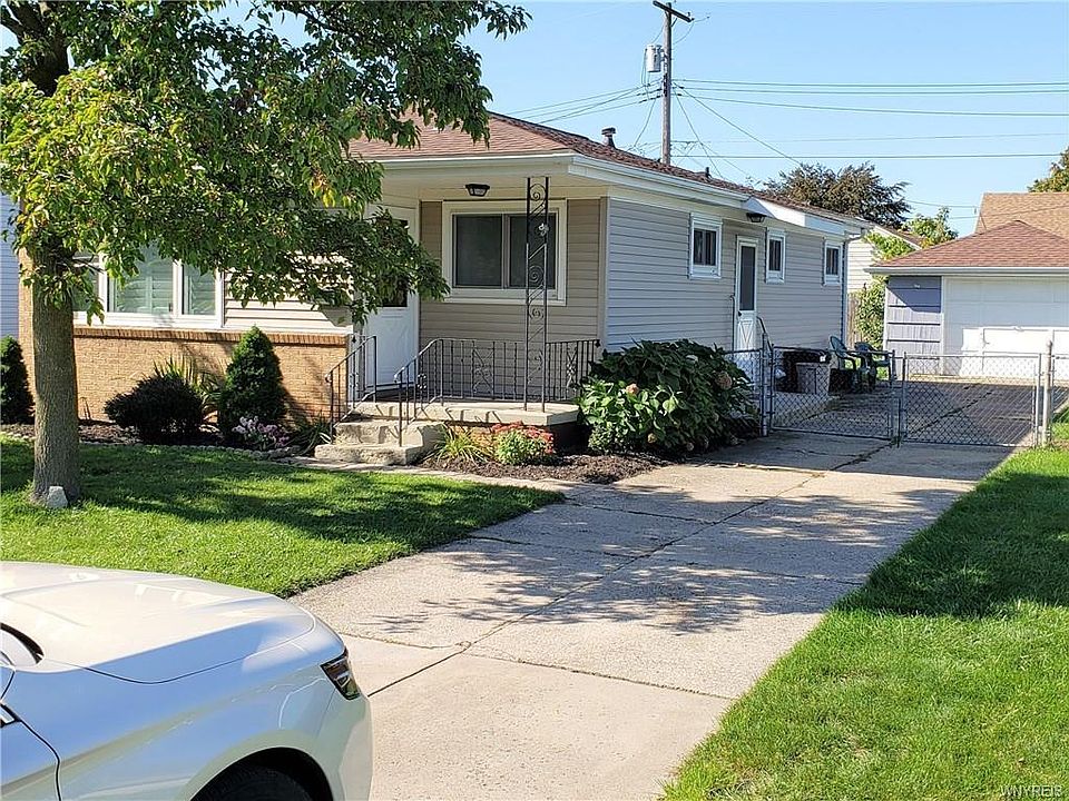 1st image of 220 Bissell Ave
