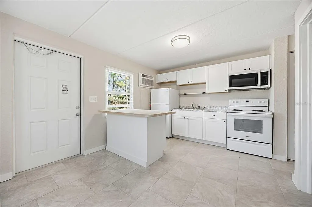 1 bed, 1.0 bath, 500 sqft, $850 — Photo 2