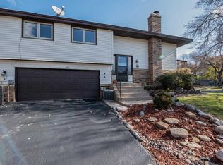 1667 Hickory Hl, Eagan, MN 55122