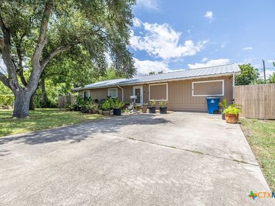 313 Dan Ave, Port Lavaca, TX, 77979