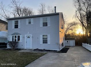 299 Parisen Ave, Bayville, NJ 08721