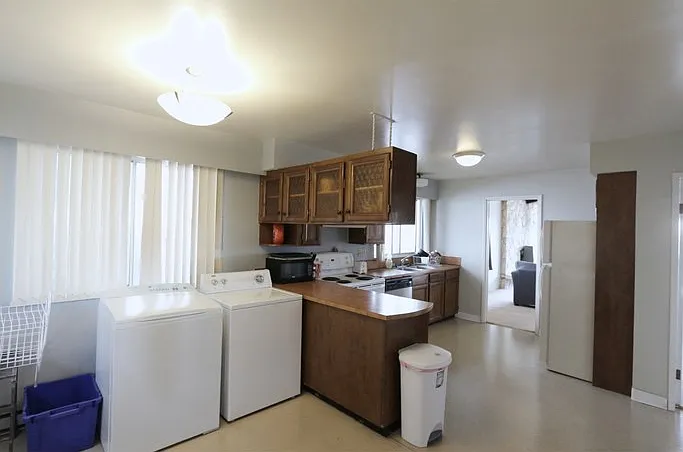 1124 Holdom Ave #1A — Photo 5
