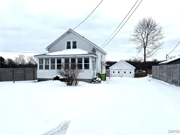 109 Hillview Dr, North Syracuse, NY 13212