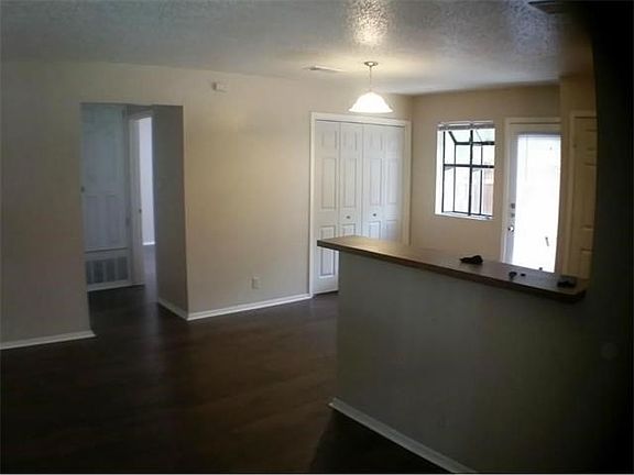 5th image of 823 Taulbee Ln APT A
