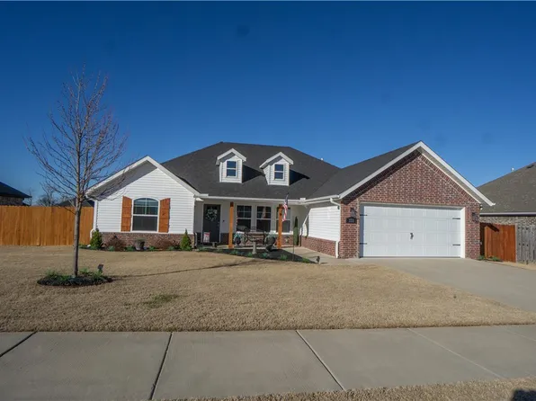 321 N Otoe St, Farmington, AR 72730