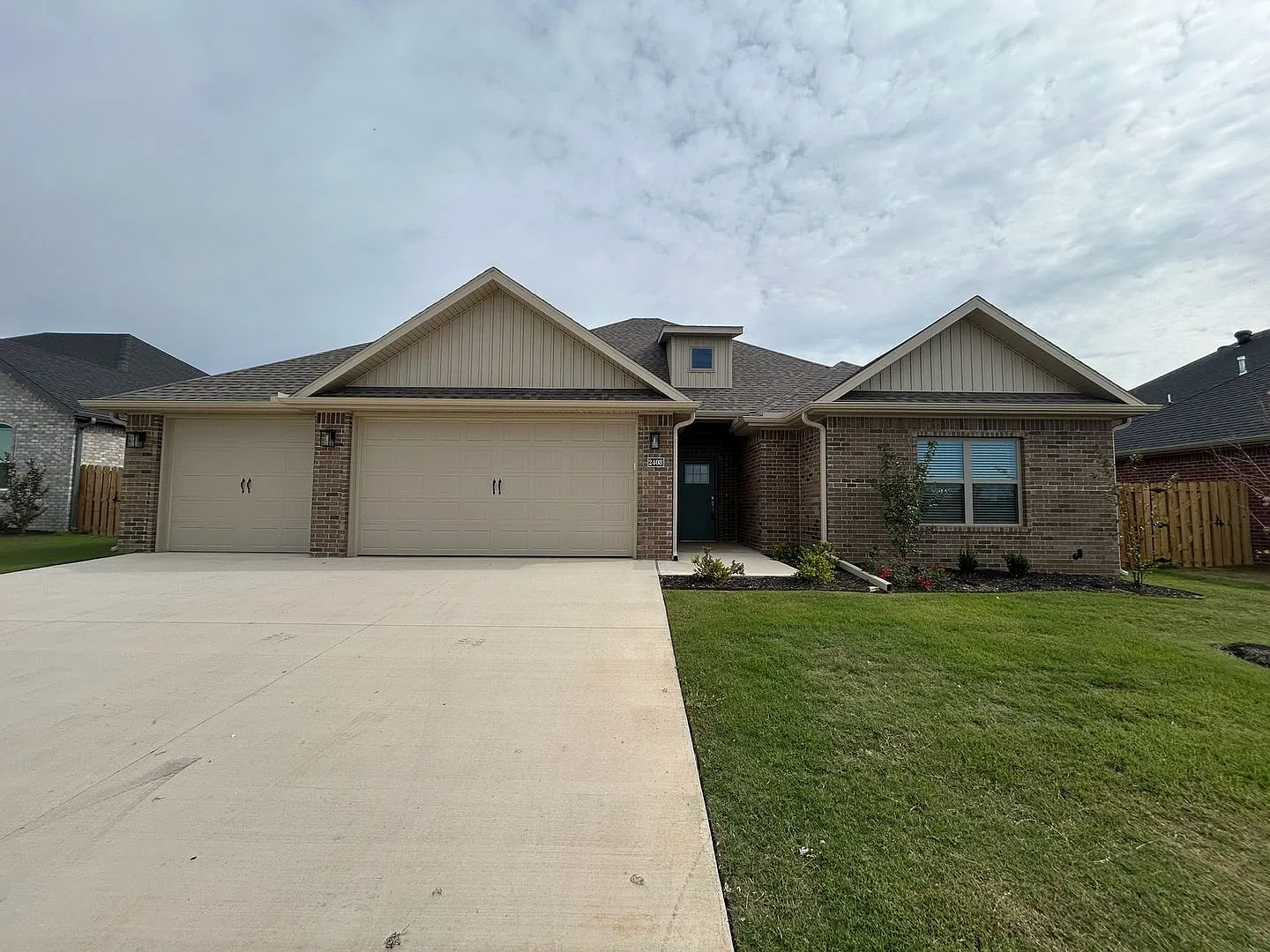 Modern New Build in Pea Ridge — Photo 1