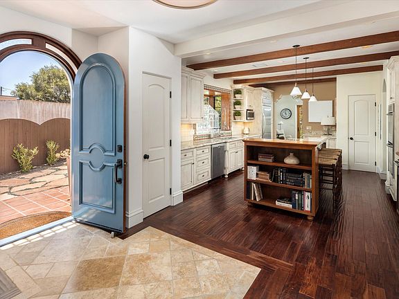 2nd image of 333 Conejo Rd